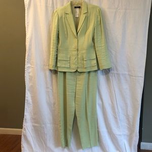 Lime linen two-piece pant suit